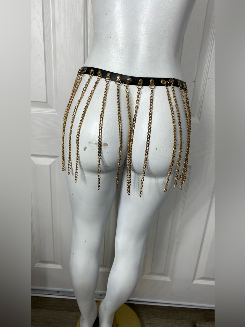 Black Leather Belt with Gold Chain Fringe - Picture 4 of 8